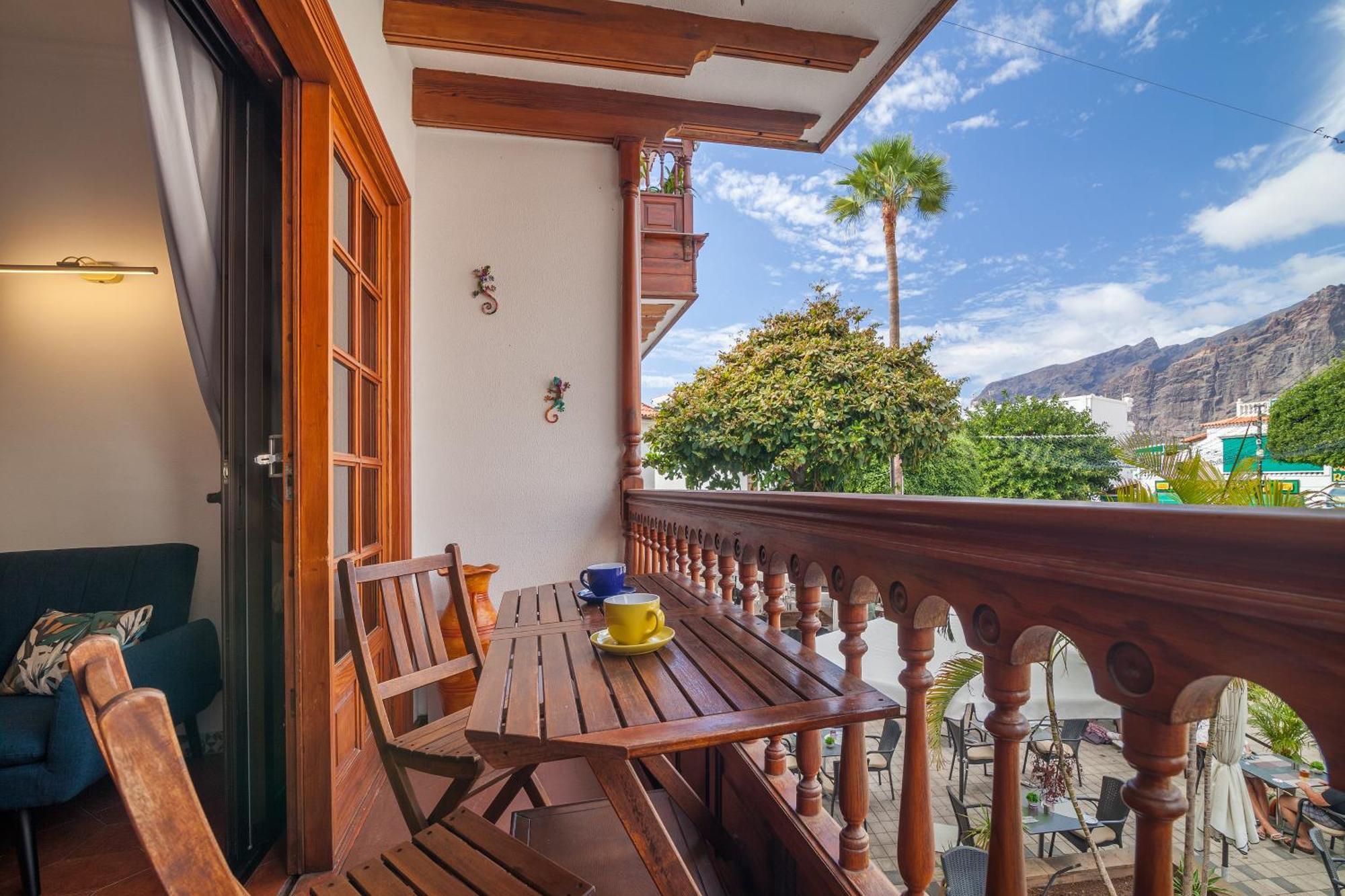 Paraiso Bamboo - Fibre Net, Heart Of The Gigantes, 2 Bedrooms, 2 Bathrooms, Tv Channels Apartment
